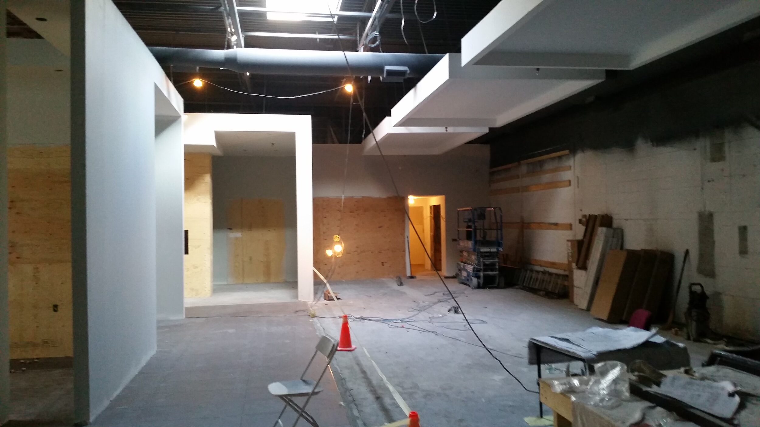 ina_halan rd showroom_drywall